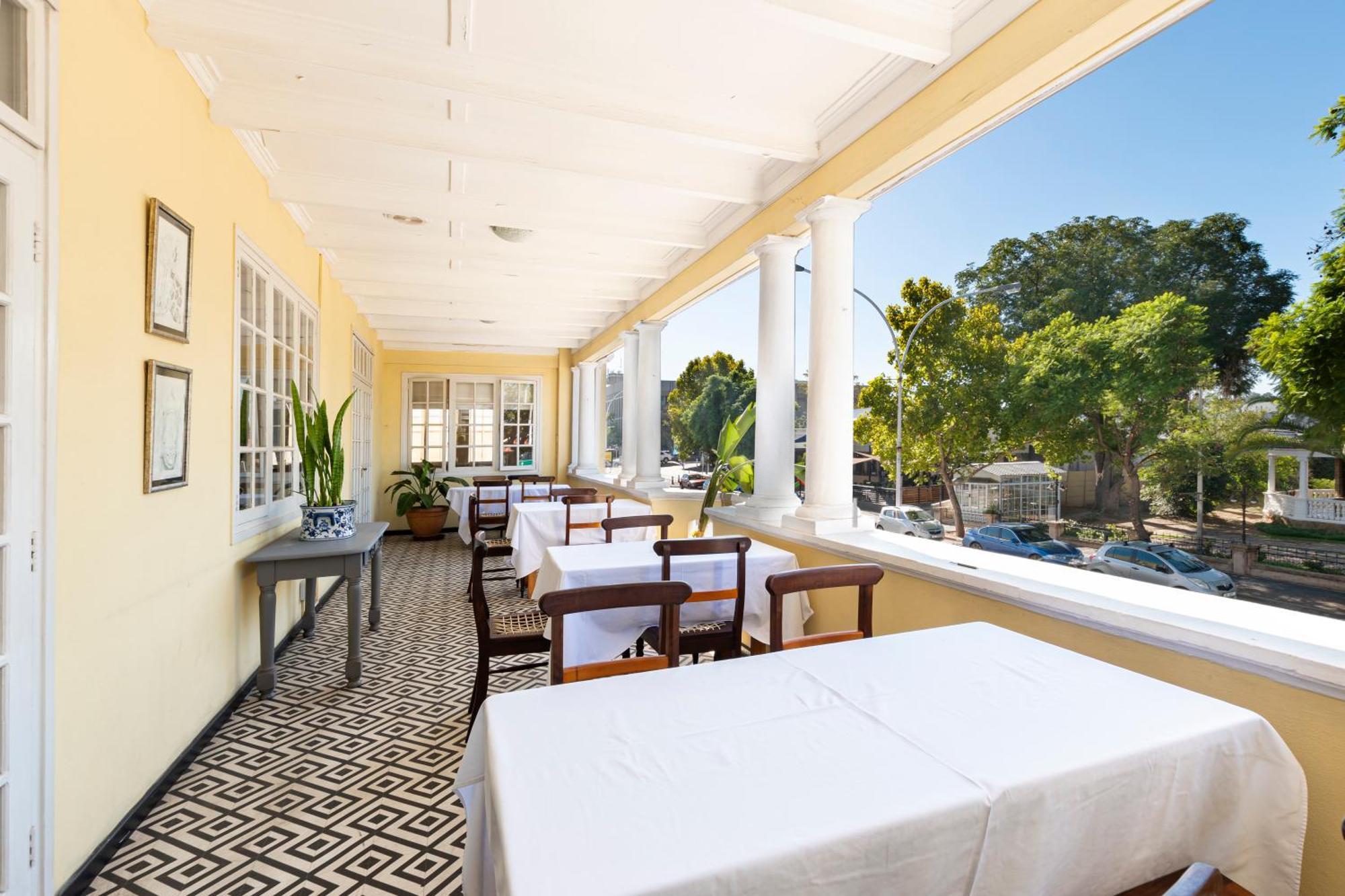 Queen's By Bon Hotel 4*